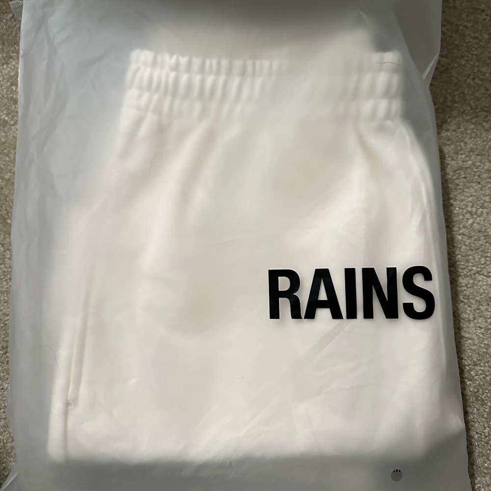 RAINS TRACK SHORTS FOSSIL - Picture 4 of 5